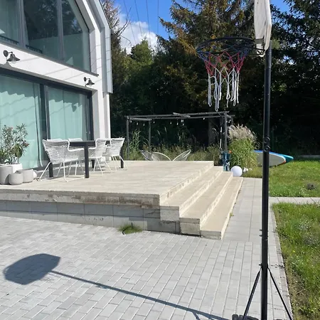 Hampton Zalew Zegrzynski * Cupel (Legionowo)