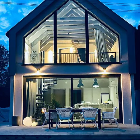 Hampton Zalew Zegrzynski