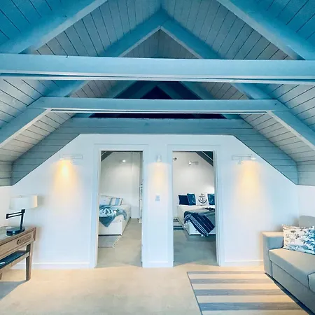 Hampton Zalew Zegrzynski