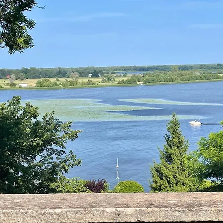 Hampton Zalew Zegrzynski Сasa de vacaciones *