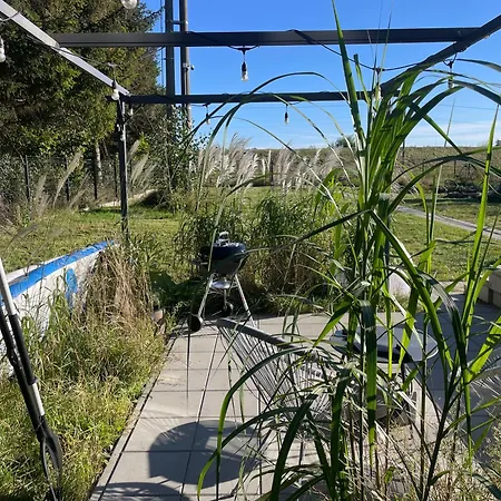 Hampton Zalew Zegrzynski * Cupel (Legionowo)