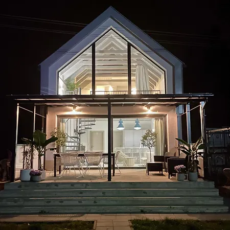 Hampton Zalew Zegrzynski * Cupel (Legionowo)