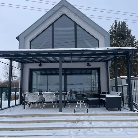 Hampton Zalew Zegrzynski * Cupel (Legionowo)