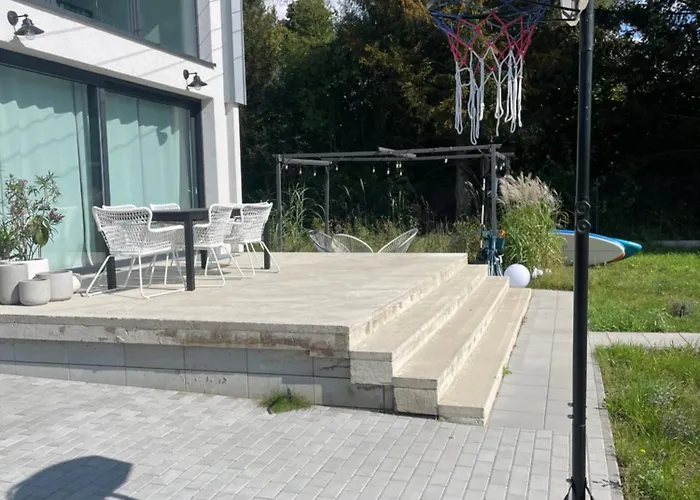 Hampton Zalew Zegrzynski * Cupel (Legionowo)