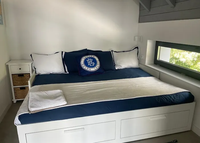 Hampton Zalew Zegrzynski * Cupel (Legionowo)